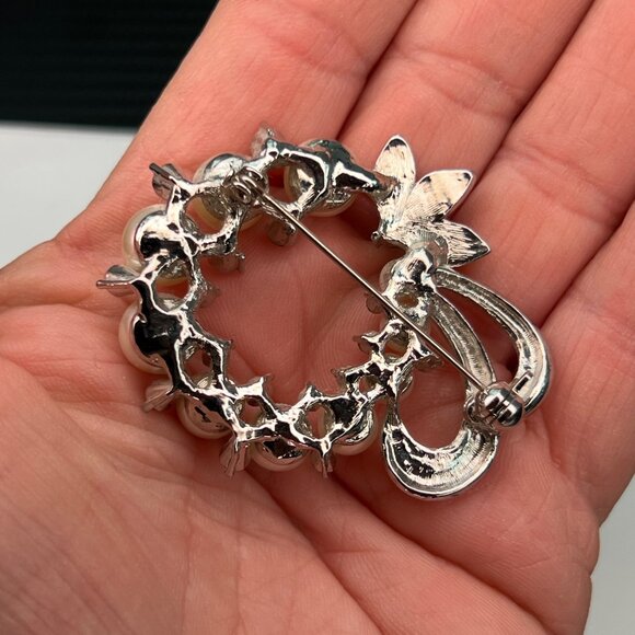 Vintage Circle Brooch Pin Faux Pearls Clear Rhinestones Silver Tone MCM Estate - Picture 4 of 8